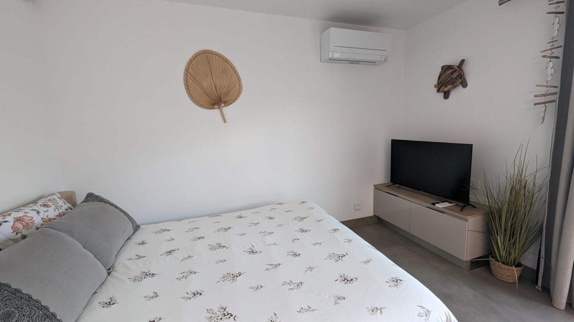 Appartement Luxe Avec Piscine Chauffee & Jacuzzi Prive - Cote D'Azur ロックフォール・レ・パン エクステリア 写真