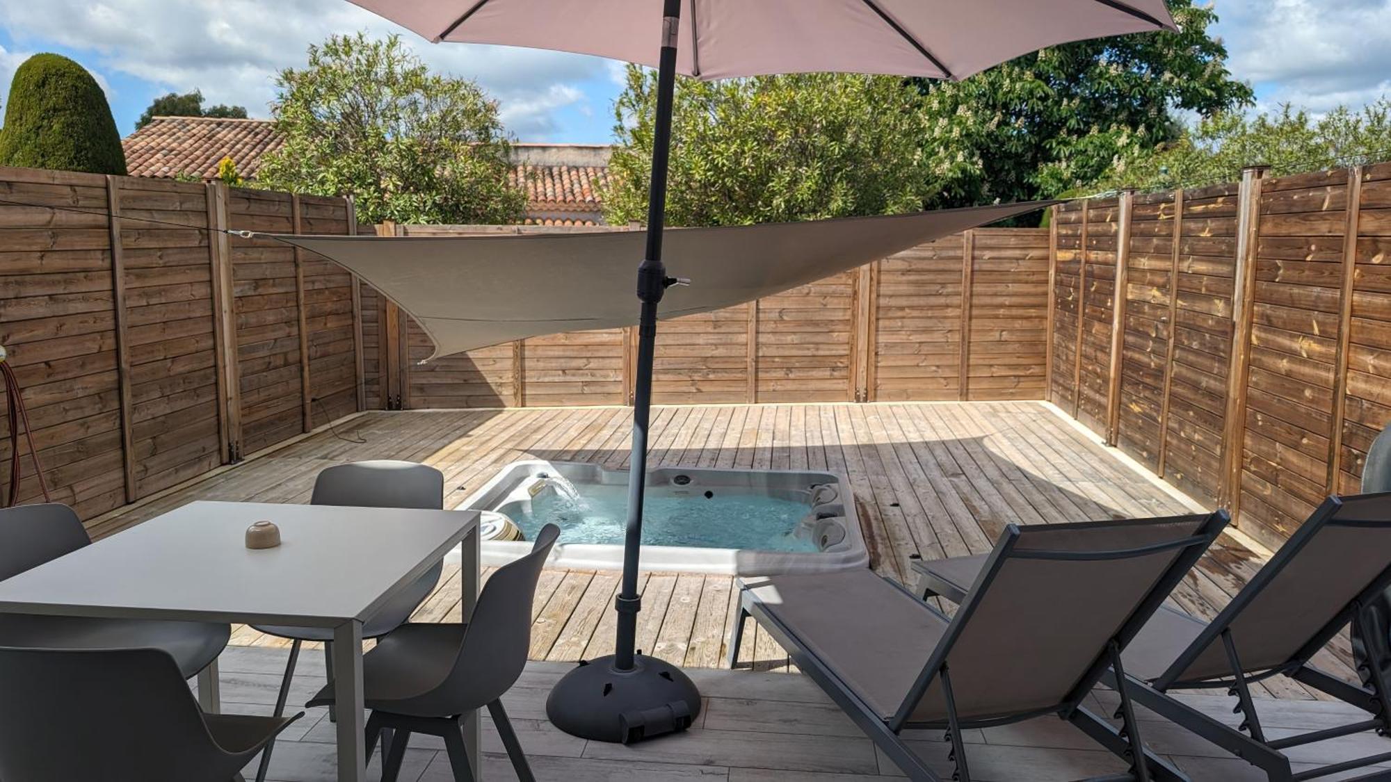 Appartement Luxe Avec Piscine Chauffee & Jacuzzi Prive - Cote D'Azur ロックフォール・レ・パン エクステリア 写真