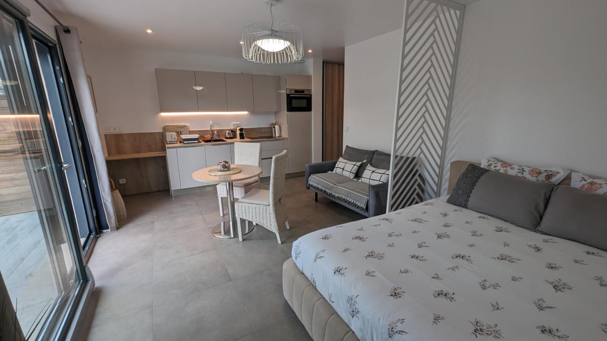 Appartement Luxe Avec Piscine Chauffee & Jacuzzi Prive - Cote D'Azur ロックフォール・レ・パン エクステリア 写真